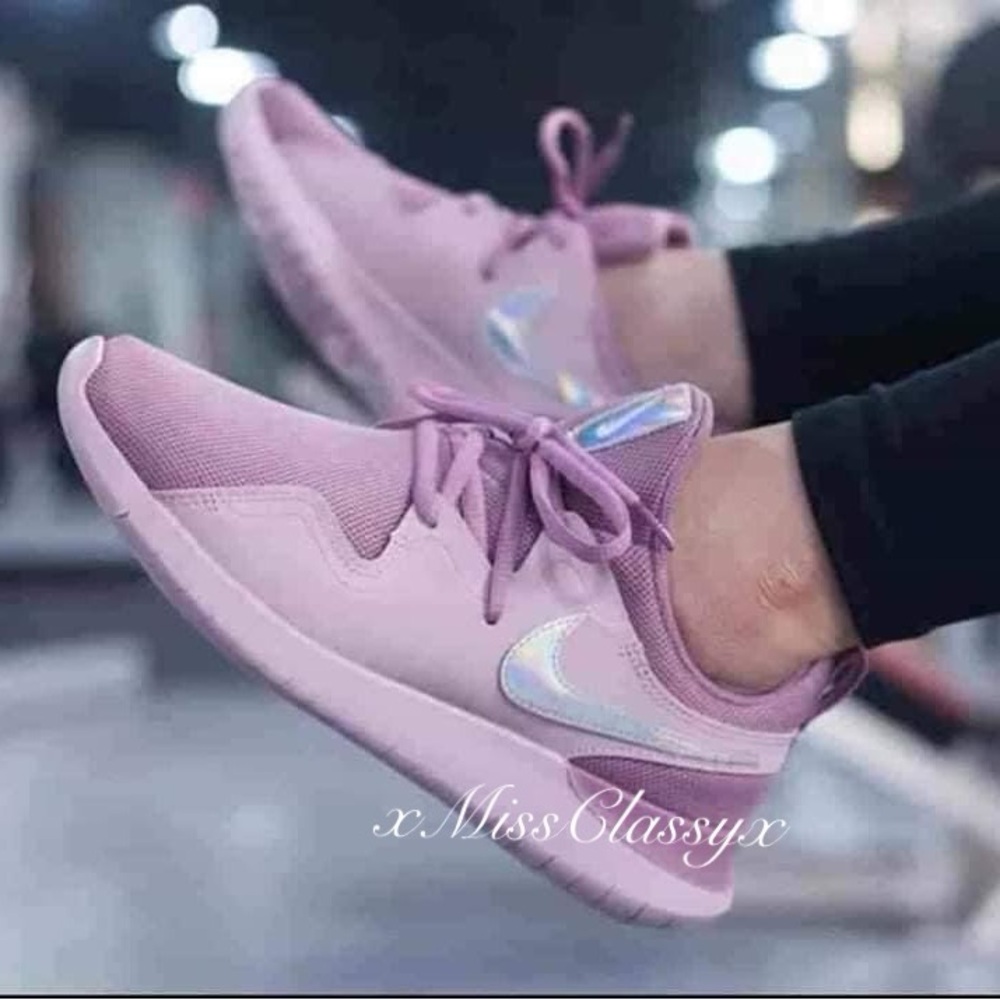 ✨Women’s NIKE Tessen Plum Dust Silver Running Pickle Ball Shoes